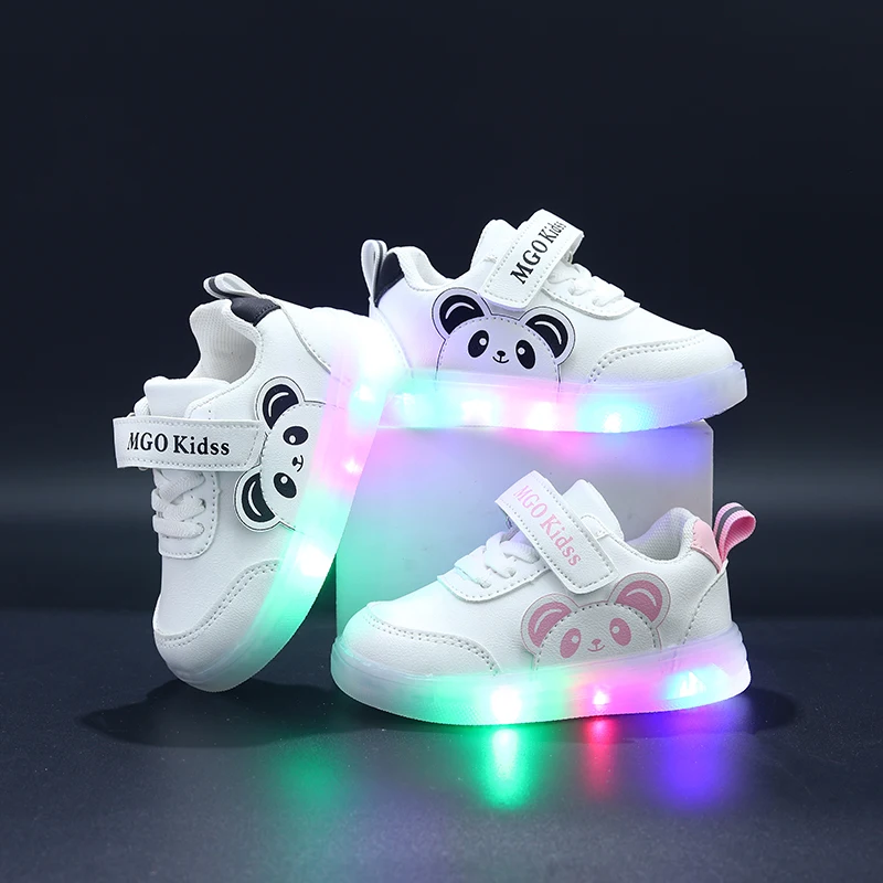 Mgo Kidss Spring and Autumn Girls' Casual Sports Shoes with Lights, Comfortable Flashing Running Shoes for Students, Suitable for Young Children and Middle-Aged Children, Cute Panda Pattern Sneakers, Running Shoes for Boys and Girls