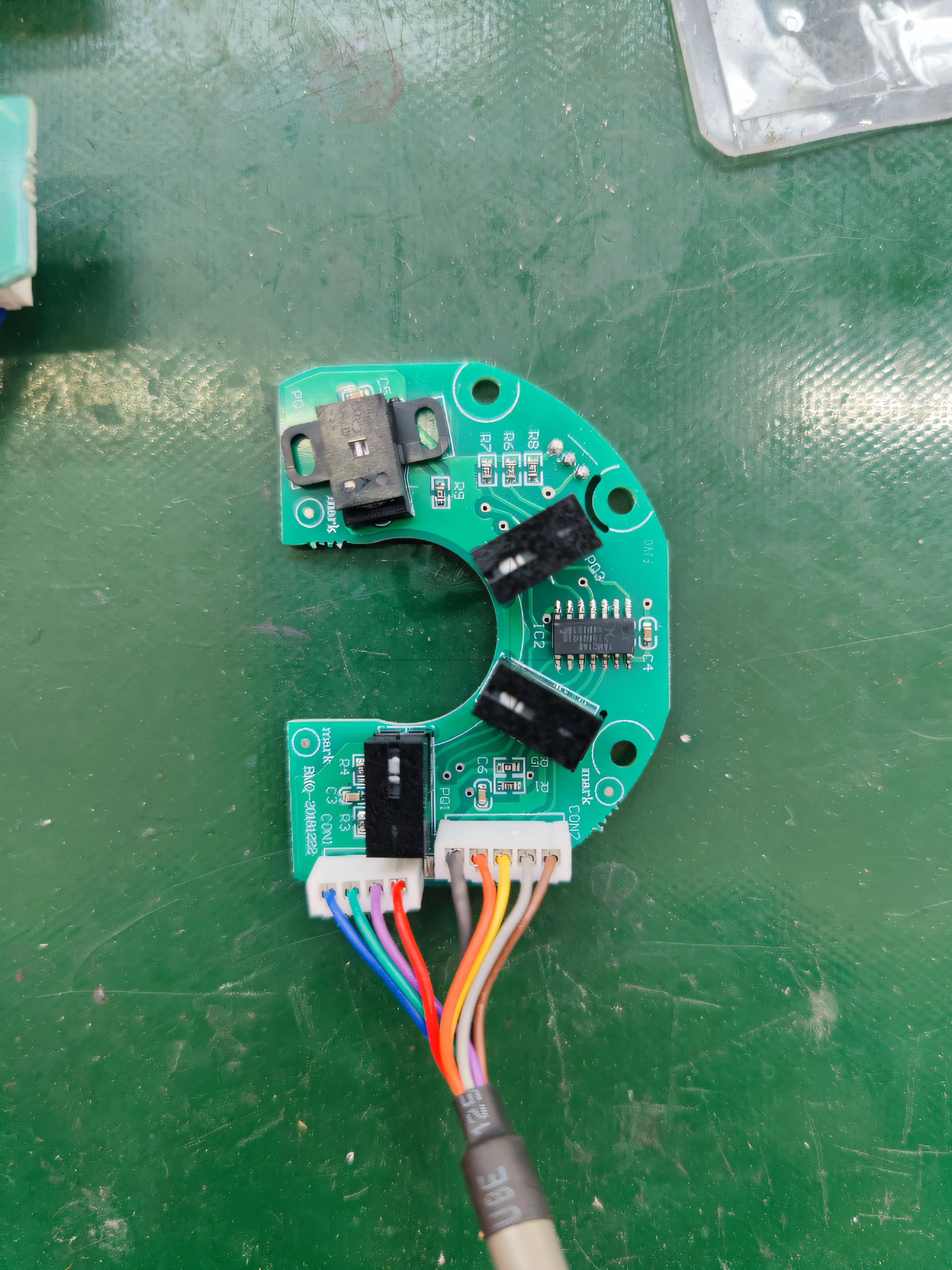 

Juki Synchronous DY DU-1481 DU-1481-7 ЭНКОДЕР двигателя Оригинальная машина Juki Dy