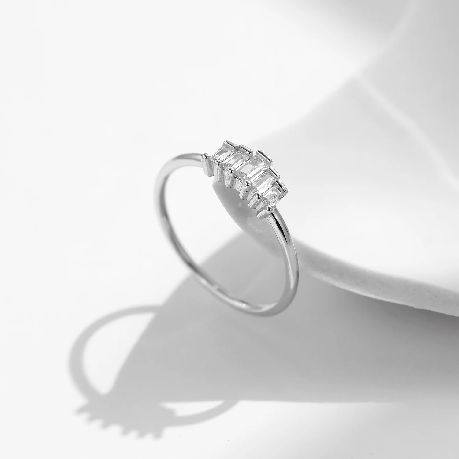 MODIAN 925 Sterling Silver Crown Clear CZ Simple Finger Ring Fashion Stackable White Gold Plated Jewelry For Women Gifts