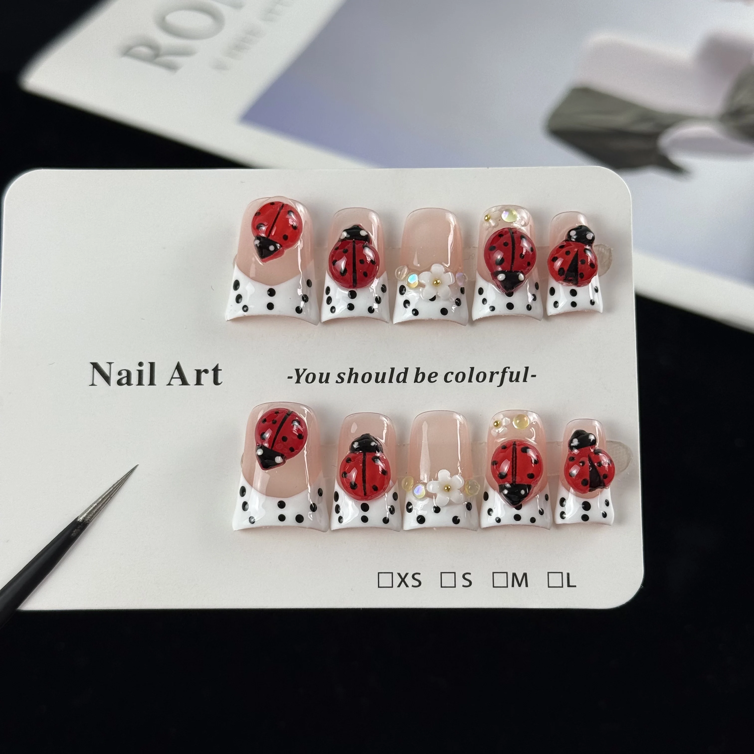 10pcs high-end Cute cartoon style, hand-drawn black polka dots, three-dimensional ladybug, flowers handmade fake nails