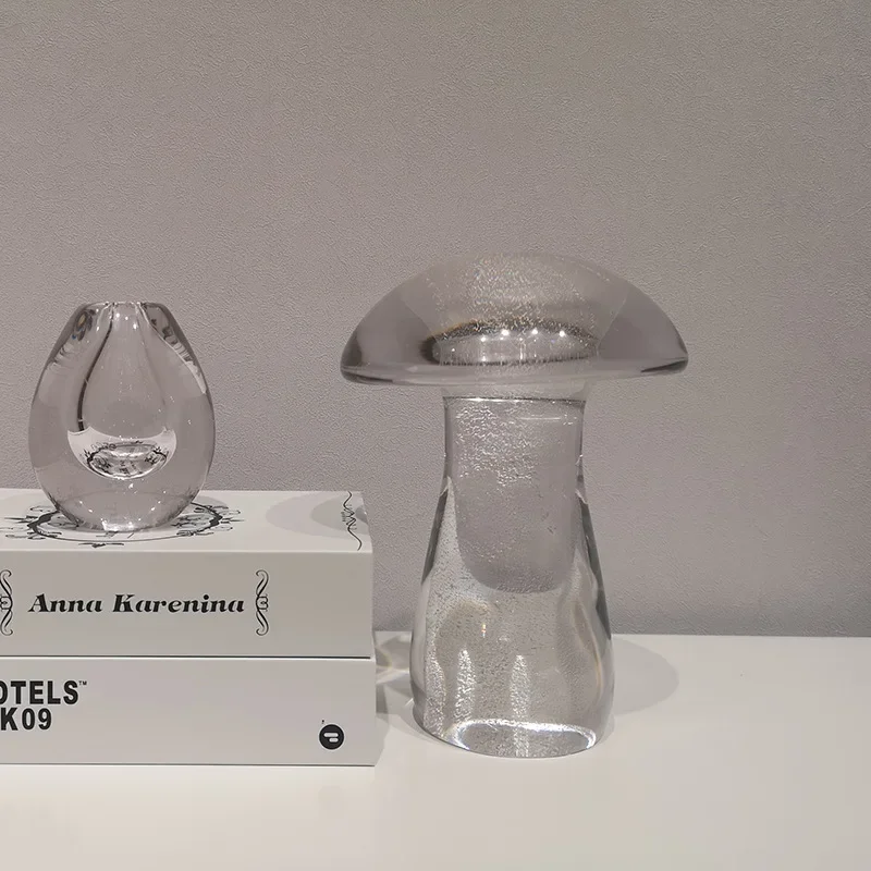 Moderno lusso leggero e trasparente, desktop a forma di fungo in vetro fatto a mano in cristallo, camera dei bambini, ornamento di gioielli smaltati