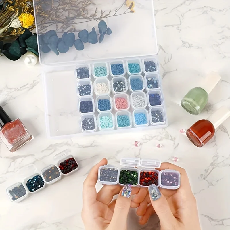 28/56 Grid Diamond Painting Tools Plastic Storage Box Transparent Jewelry Organizer with Fabric Lining, Buckle Closure