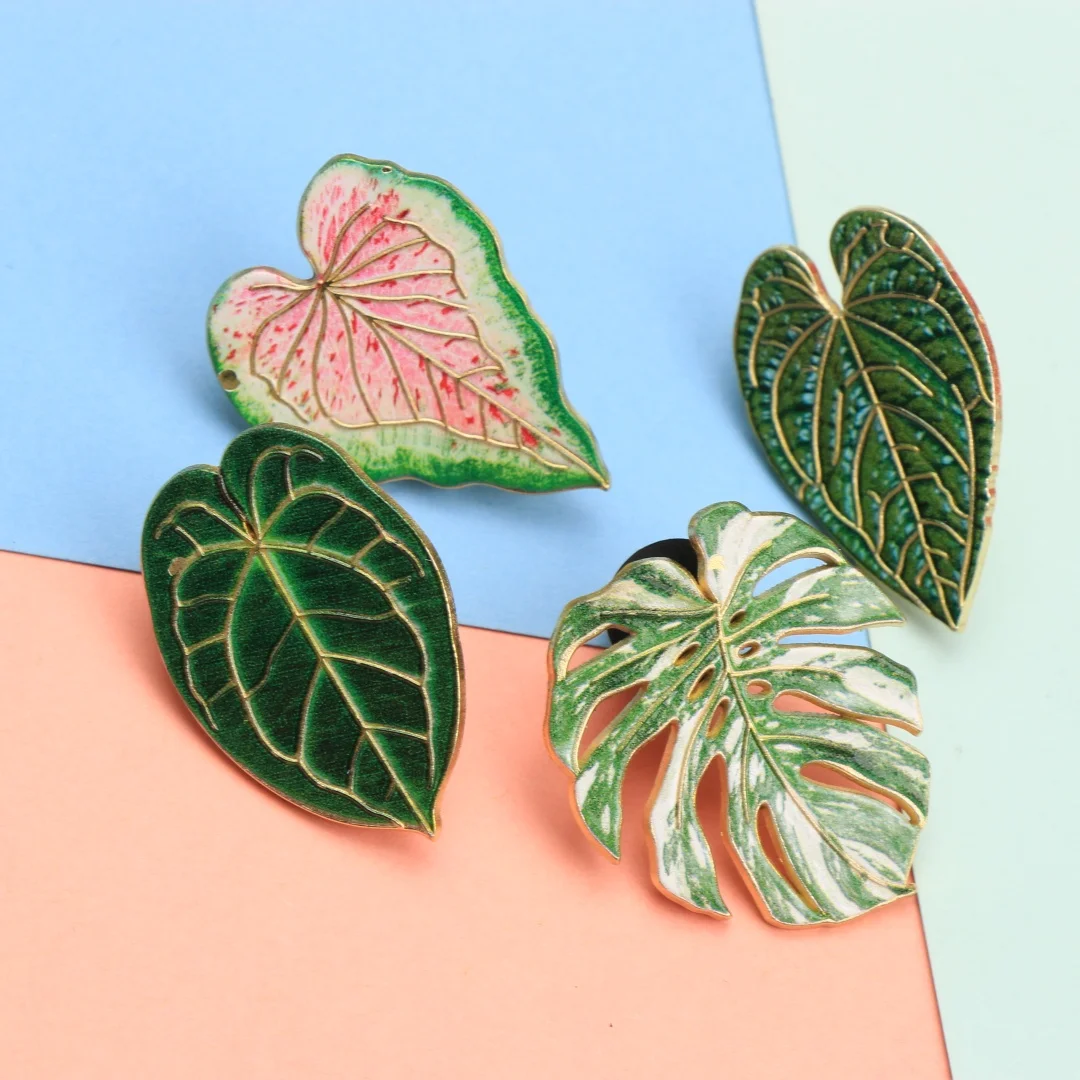 Tropische Pflanzenblatt-Emaille-Anstecknadeln, Monstera- & Anthurium-Broschen für Rucksack, Kleidung, DIY-Deko-Accessoires – Großhandel – Detail 6