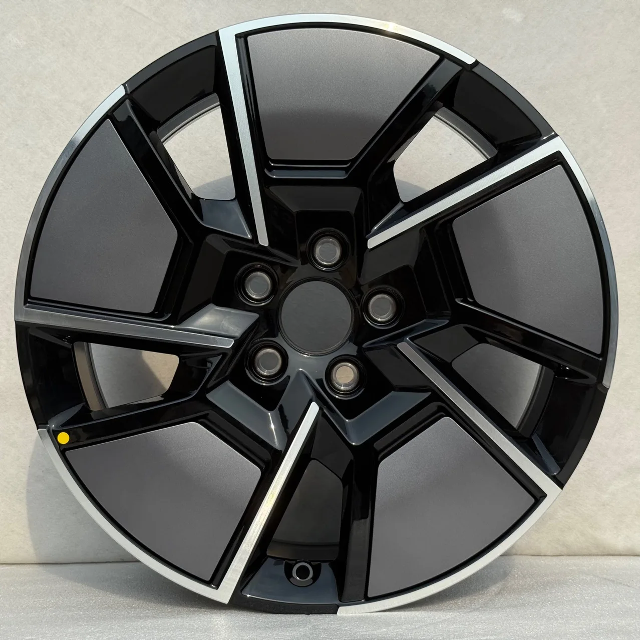 

Leopard Aluminum Wheel Hubs 19 Inch Original New Genuine Car Black Finish