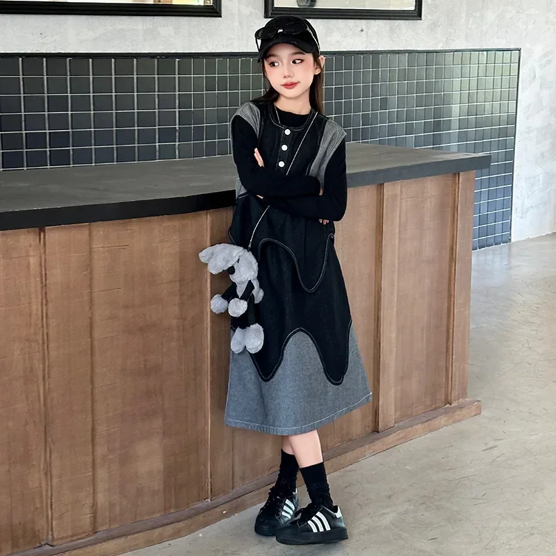 Girls' new denim suit fashionable and stylish children's clothing 2024 base shirt T-shirt vest skirt two-piece set