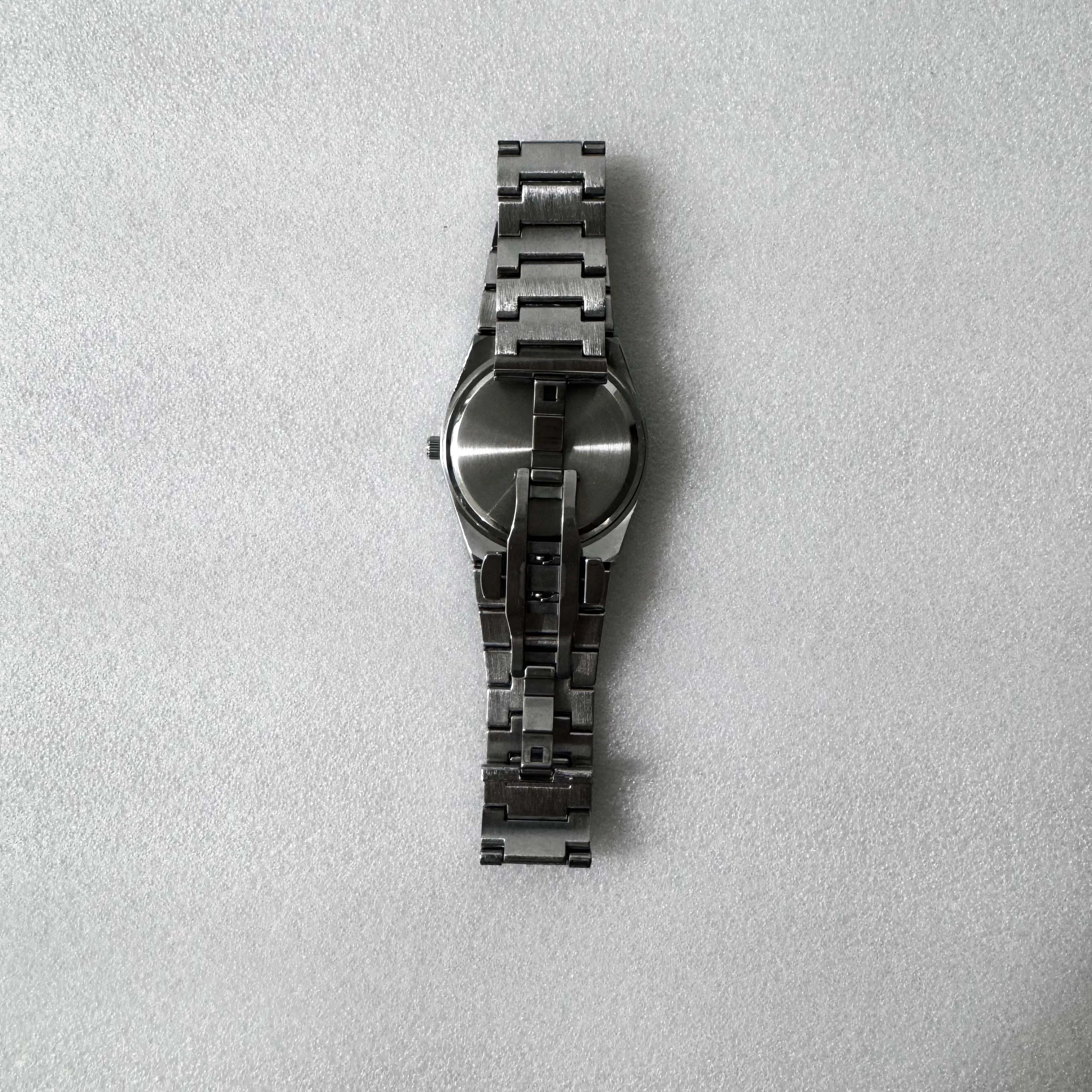 Custom Logo and Design Men Wrist Watch Stainless Steel Silver Man  Own Name Printing Watch for Man