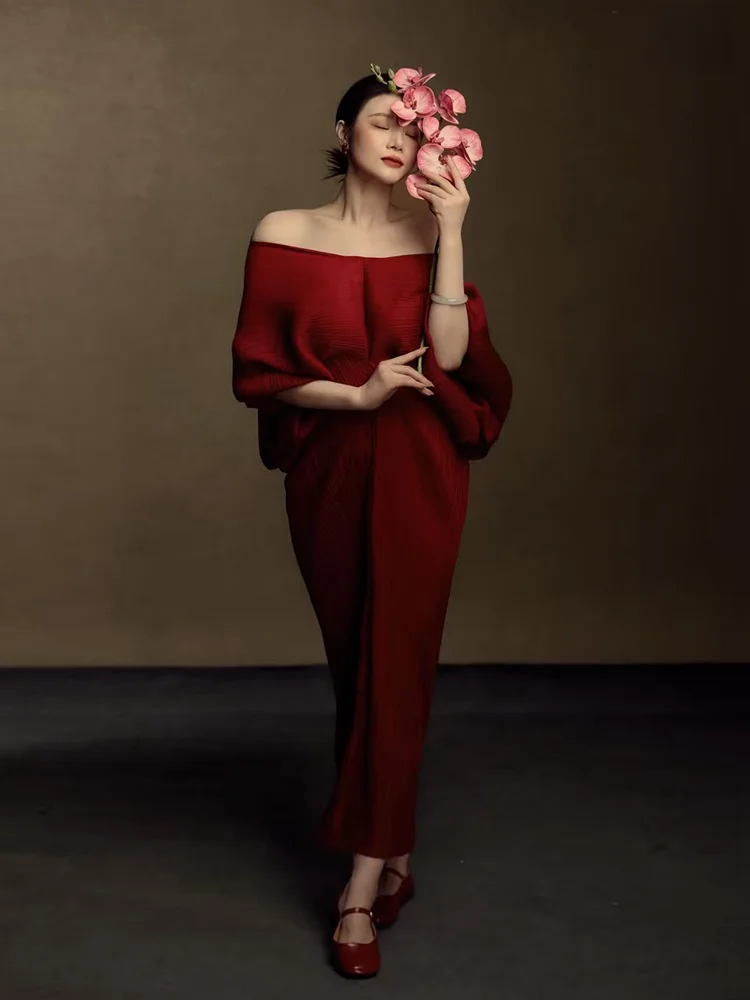 

New Premium Red Portrait Dress Chinese National Style Photography Clothing for Studio Art Image Individuality Fashionable Wom...