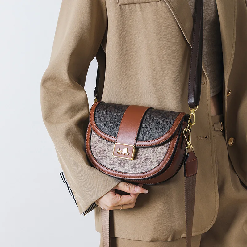 High sense women's bags Internet celebrity fashion saddle bag hot shoulder messenger bag small square bag tide