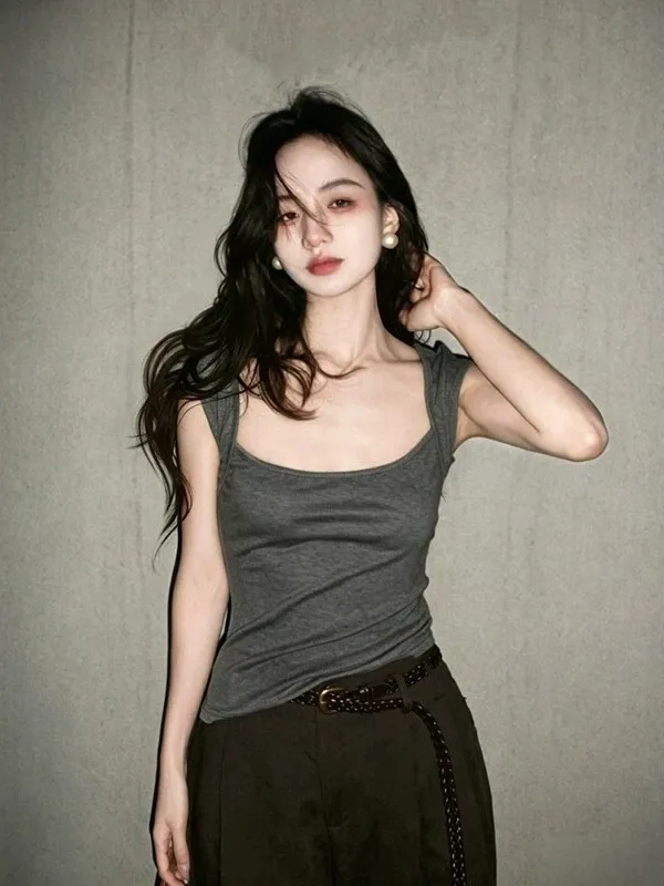 Hot Girl Grey Square Collar Strap Vest Women's Summer New Style Sleeveless Beautiful Top Outerwear Covering Underarm Fat