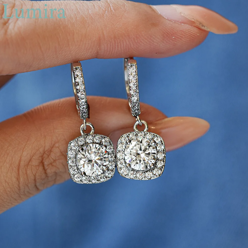 

Lumia Luxury Square-Shaped Platinum PT950 Stud Earrings Diamond-studded Each 1ct Moissanite Earrings Charm Fine Jewelry Gift