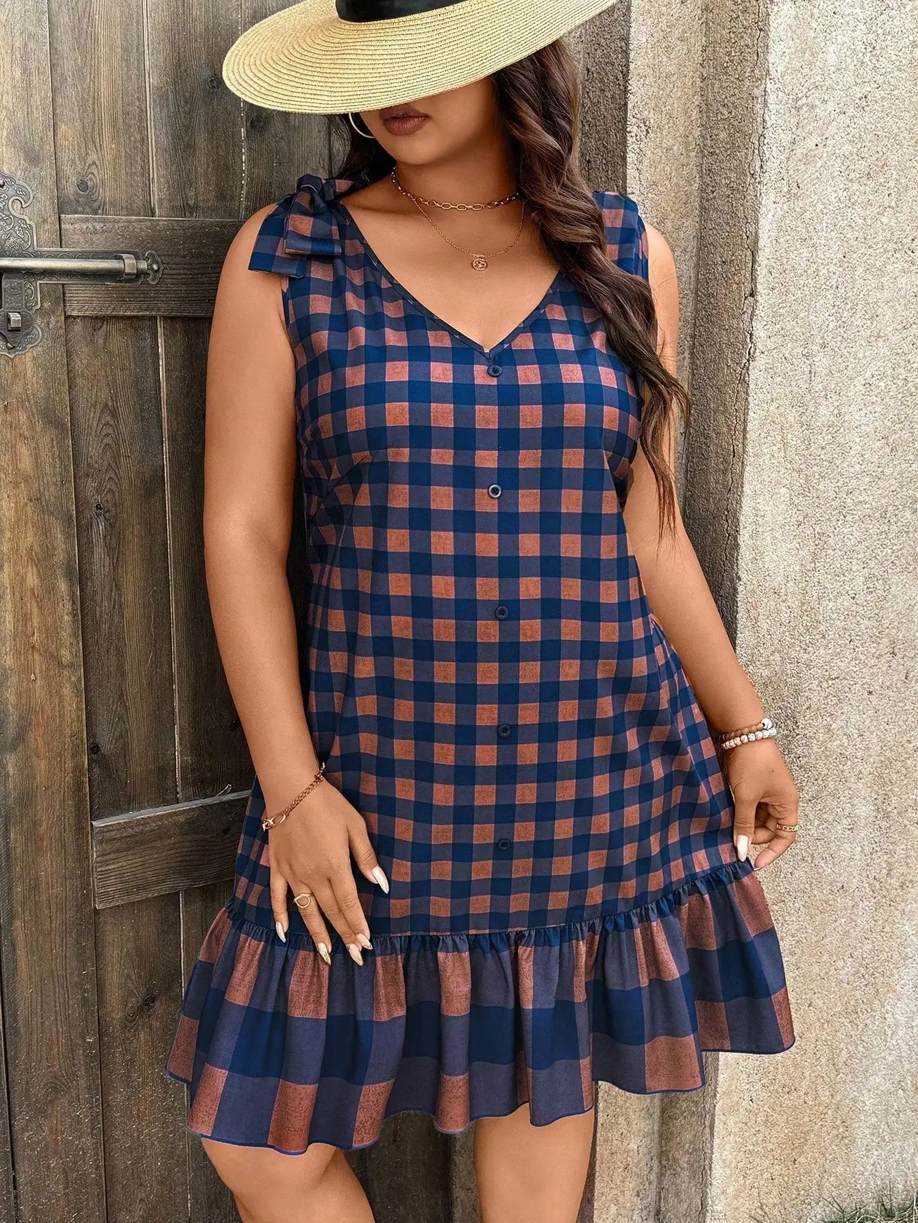

Платье миди в клетку с рюшами по низу, без рукавов, с V-образным вырезом, повседневное, для женщин