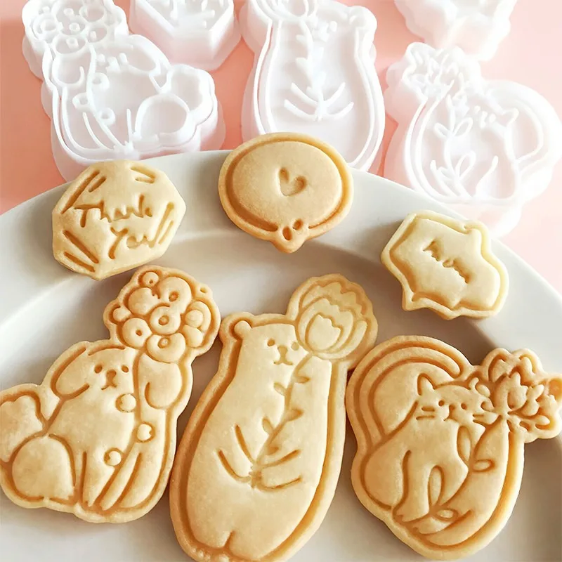 

Mother's Day Frosting Cookie Mold Cartoon Animal Flower Biscuit Cutter and Fondant Embosser Plastic Biscuit Mold Baking Supplies