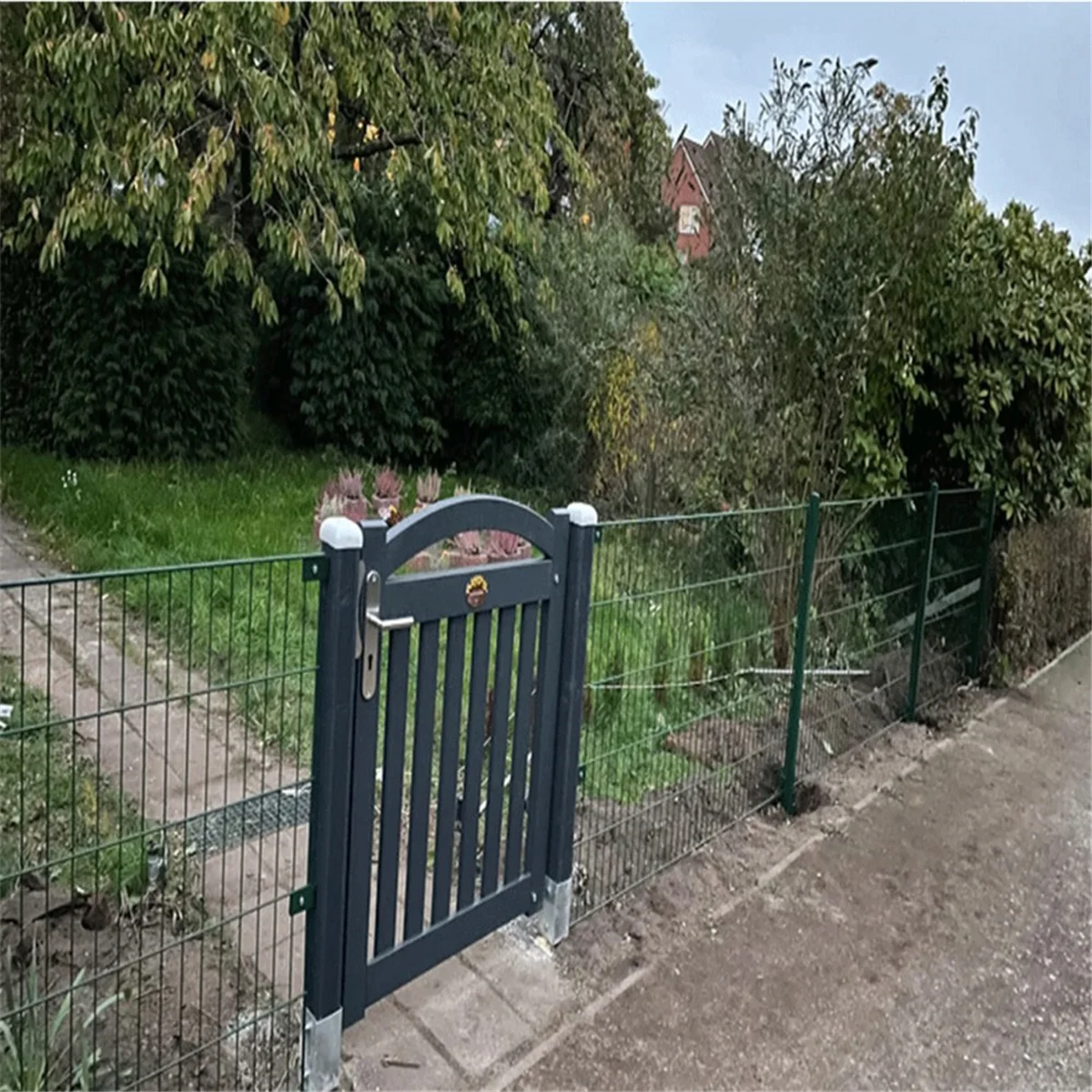 مجموعة تركيب AA25 للحصائر الشبكية، للربط على الجدران أو المشاركات، أعمدة سياج شبكية بقضيب مزدوج، لسياج شبكي بقضيب مزدوج