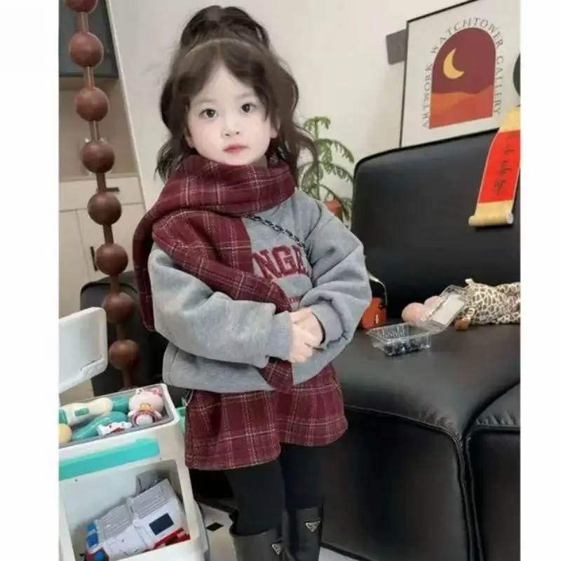 

Girls' hoodie set autumn and winter new item children's plush thick sportswear half skirt 2pcs