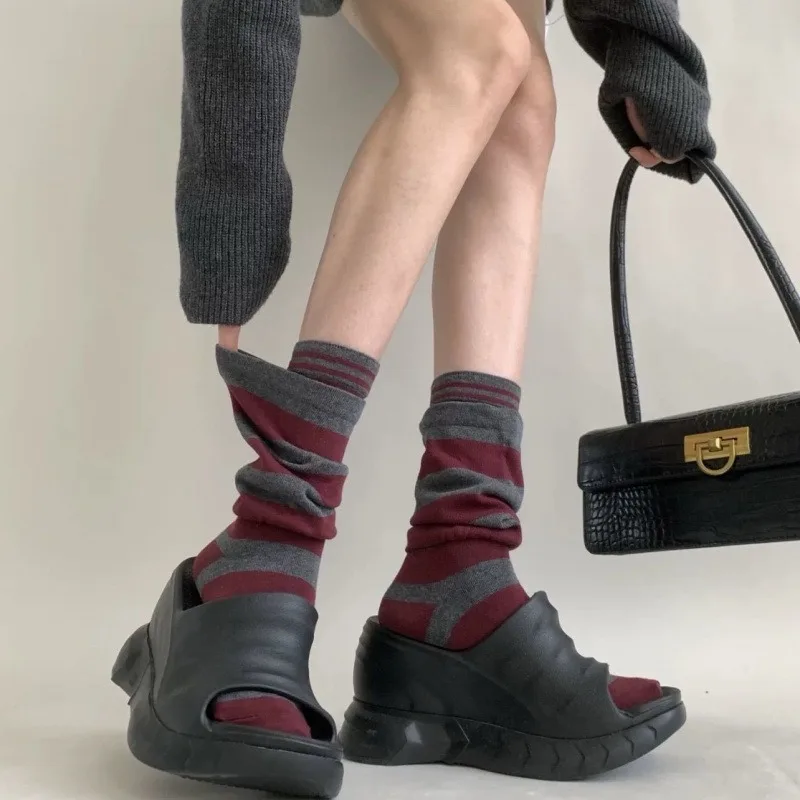 

1/4 Pairs Trendy Color Blocked Striped Fake Two-piece Girls Mid Length Socks with Contrasting Colors and Rolled Edge Calf Socks