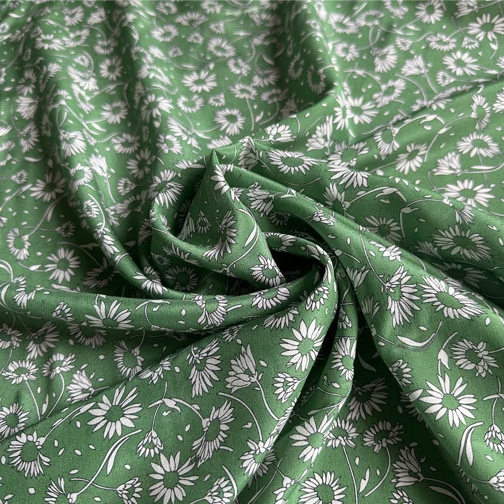 1 meter 100% Mulberry Silk 13 momme Crepe Silk Green Floral Printed 136cm 53\