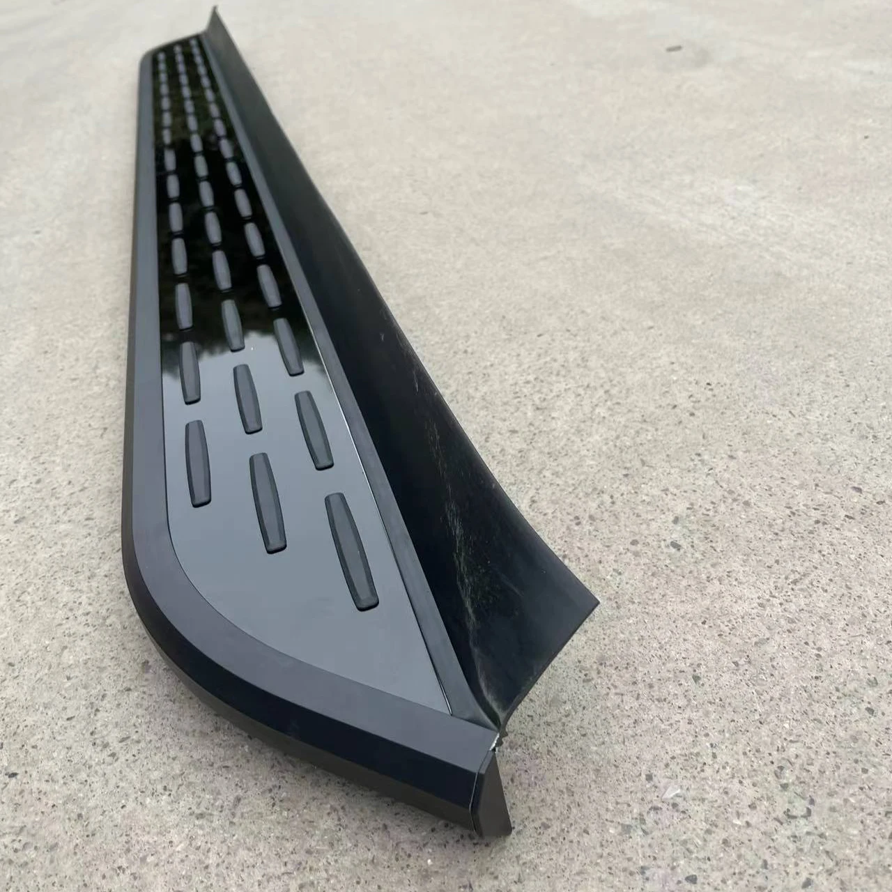 2 szt. pasujące do Chery C5 Omoda 5 2023-2025 Stopnie boczne Progi Nerf Bar