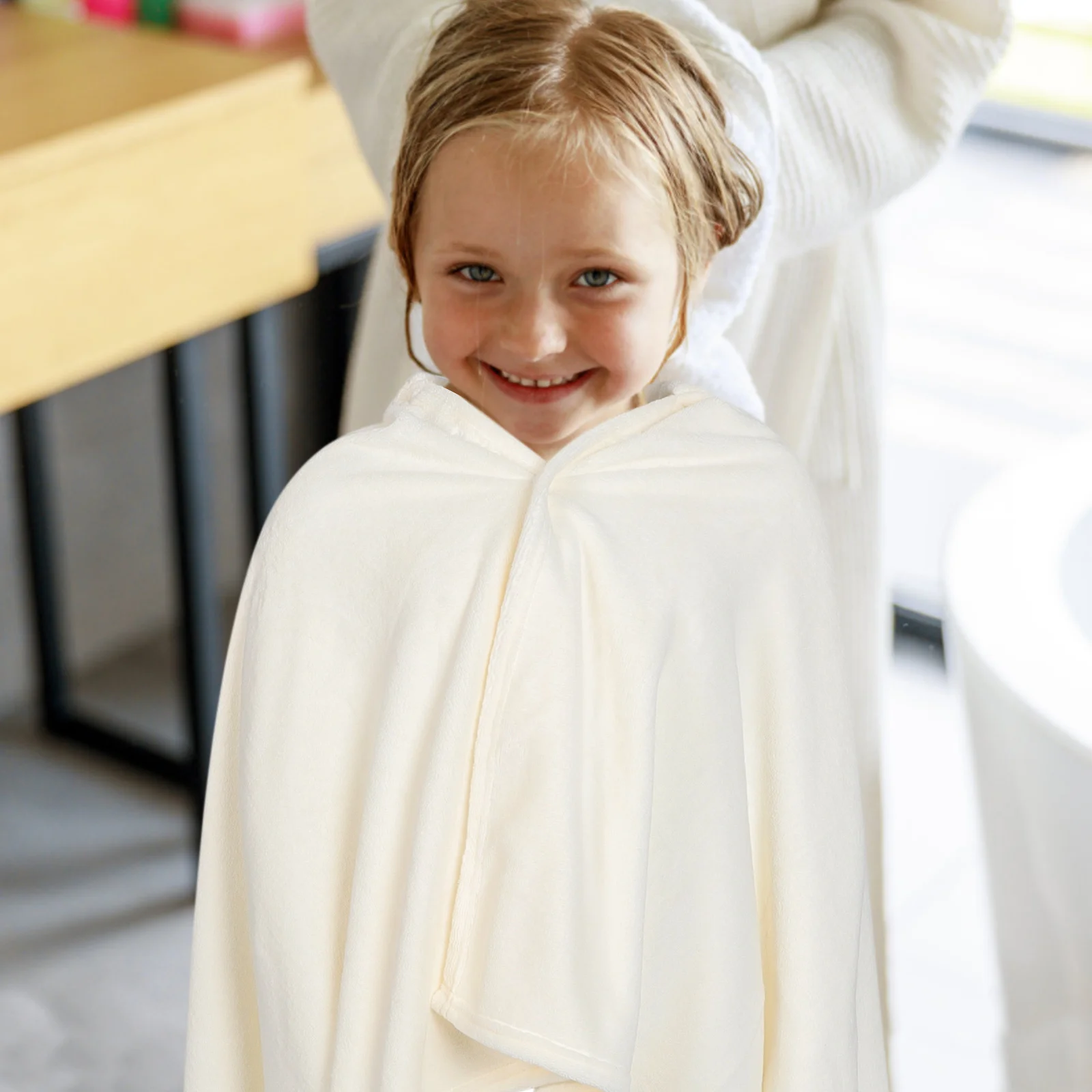 

Luxurious Thick Coral Fleece Hooded Bathrobe Kids Toddler Wrap Warm Cozy After Bath Pool Beach Year Round Animal