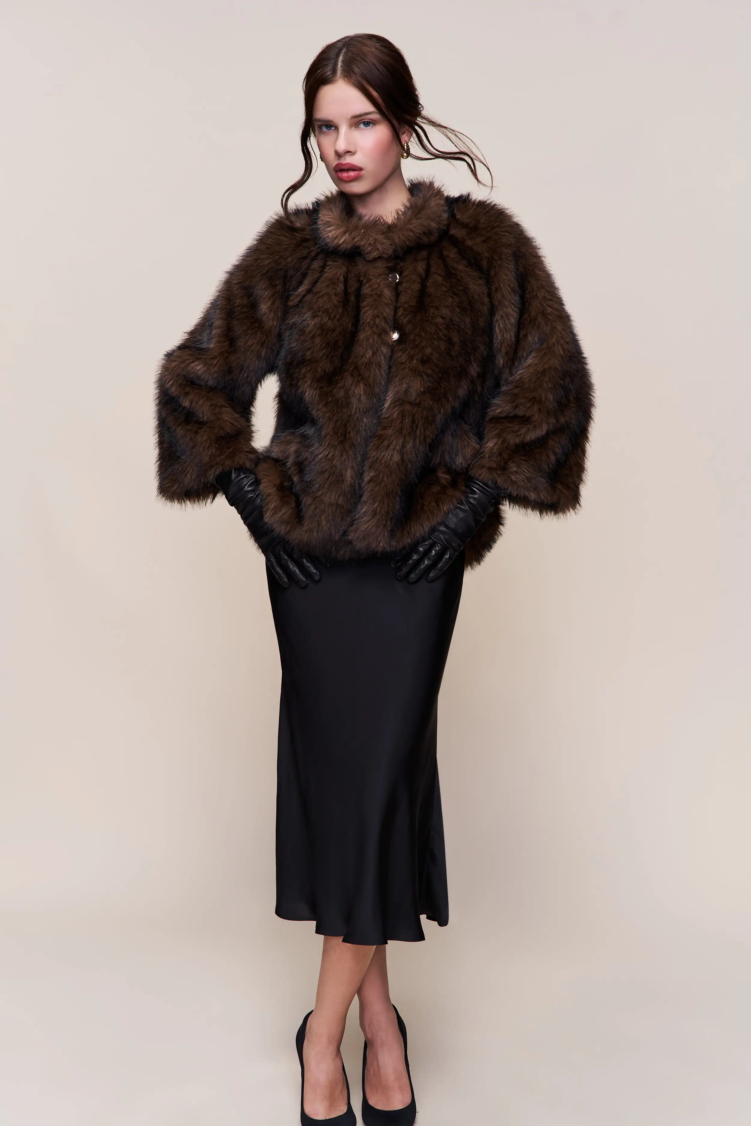 

Guizio brown imitation fur coat casual eight-quarter sleeve short coat cloak shawl style