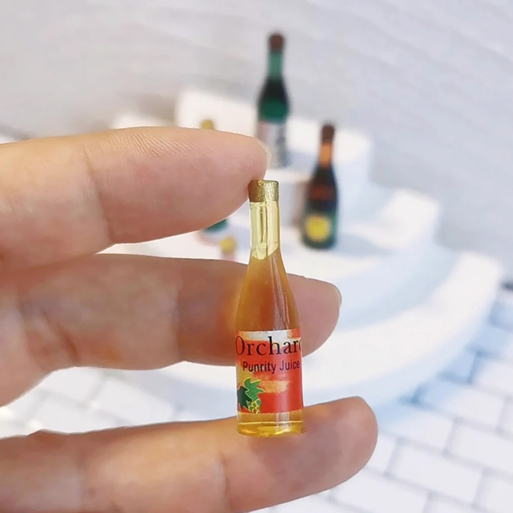 5Pcs 1/12 Dollhouse Miniature Accessories Mini Resin Wine Bottle Simulation Beer Model for Doll House Decoration ob11