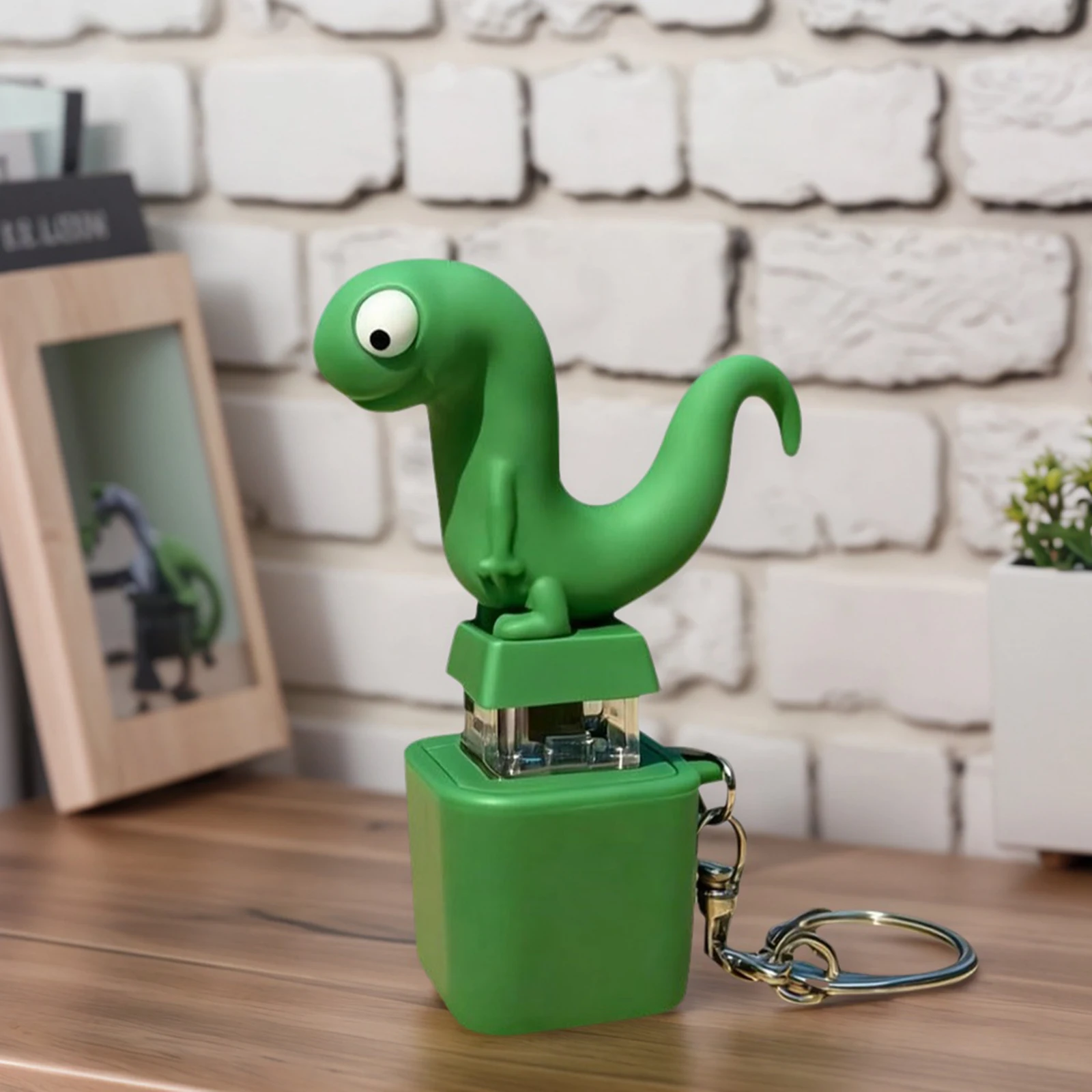 Lizard Button Keychain Decompression Toys Funny Lizard Sounds And Flash Effects Rechargeable Portable Stress Relief Fidget Toy