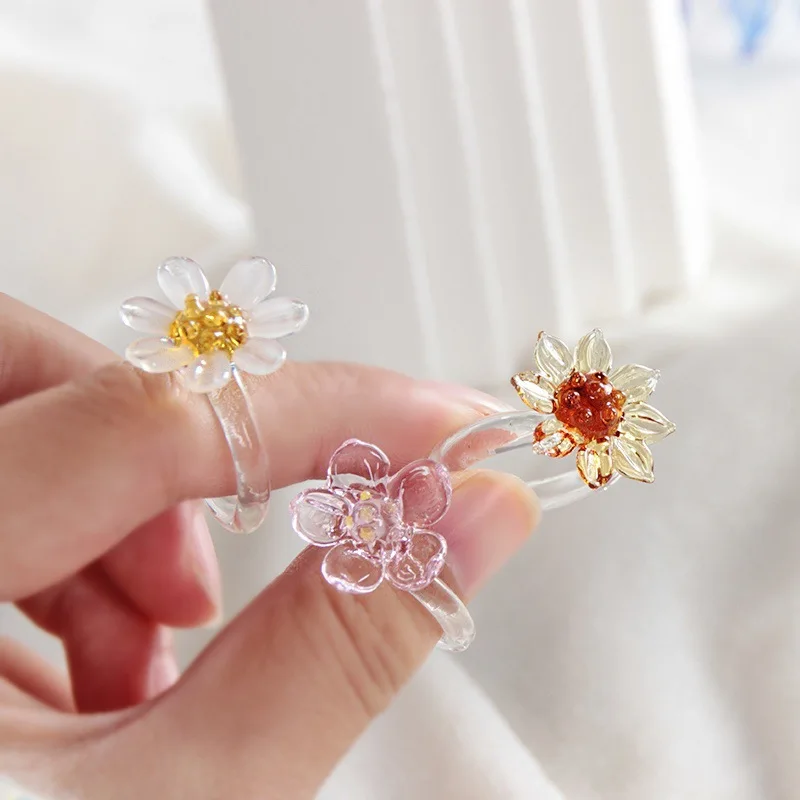 Handmade Glaze Glass Flower Ring Crystal Daisy Sunflower Jewelry Accessories for Women Exquisite Small Clover Rings Girls Gift
