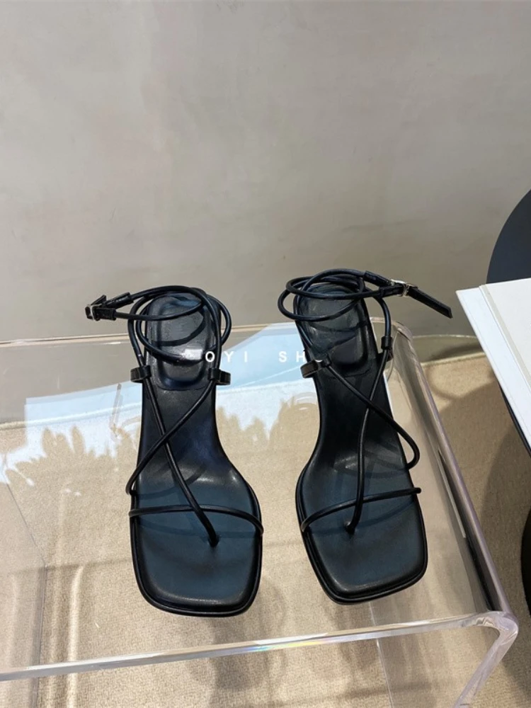 Cross Toe Hollow Out Shoes Office Lady Retro Thin Heels Sandals Casual 2022 Summer Beach Fashion Vintage Black Shoes Woman Korea