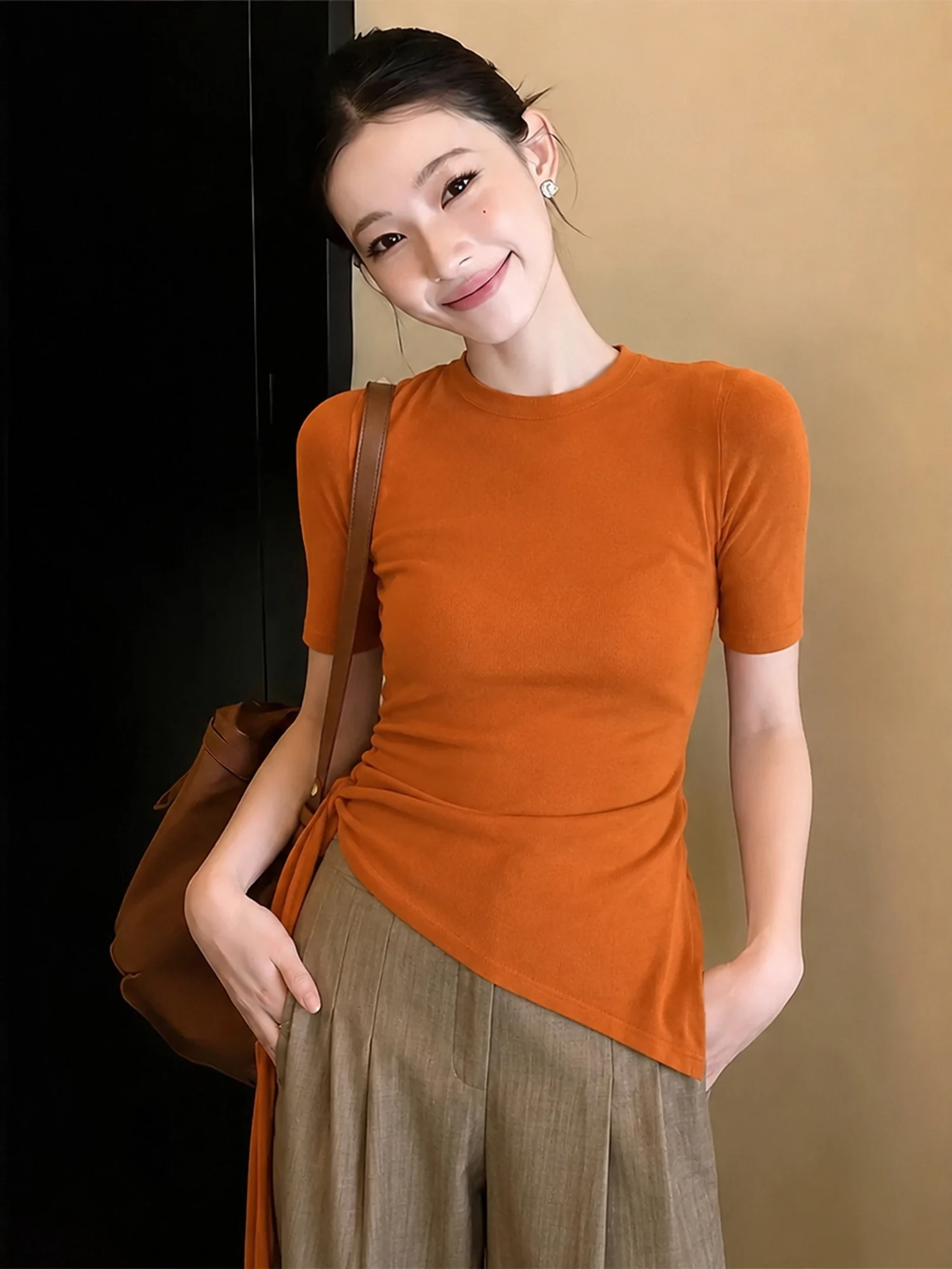 

Korean Style Orange Short Sleeve Knitted Top Women Summer 2026 New Asymmetric Design Waist-Cinching Top Banded Design Commute...