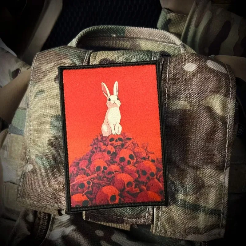 Parche táctico conejo esqueleto – Insignia de moral militar - imagen 2