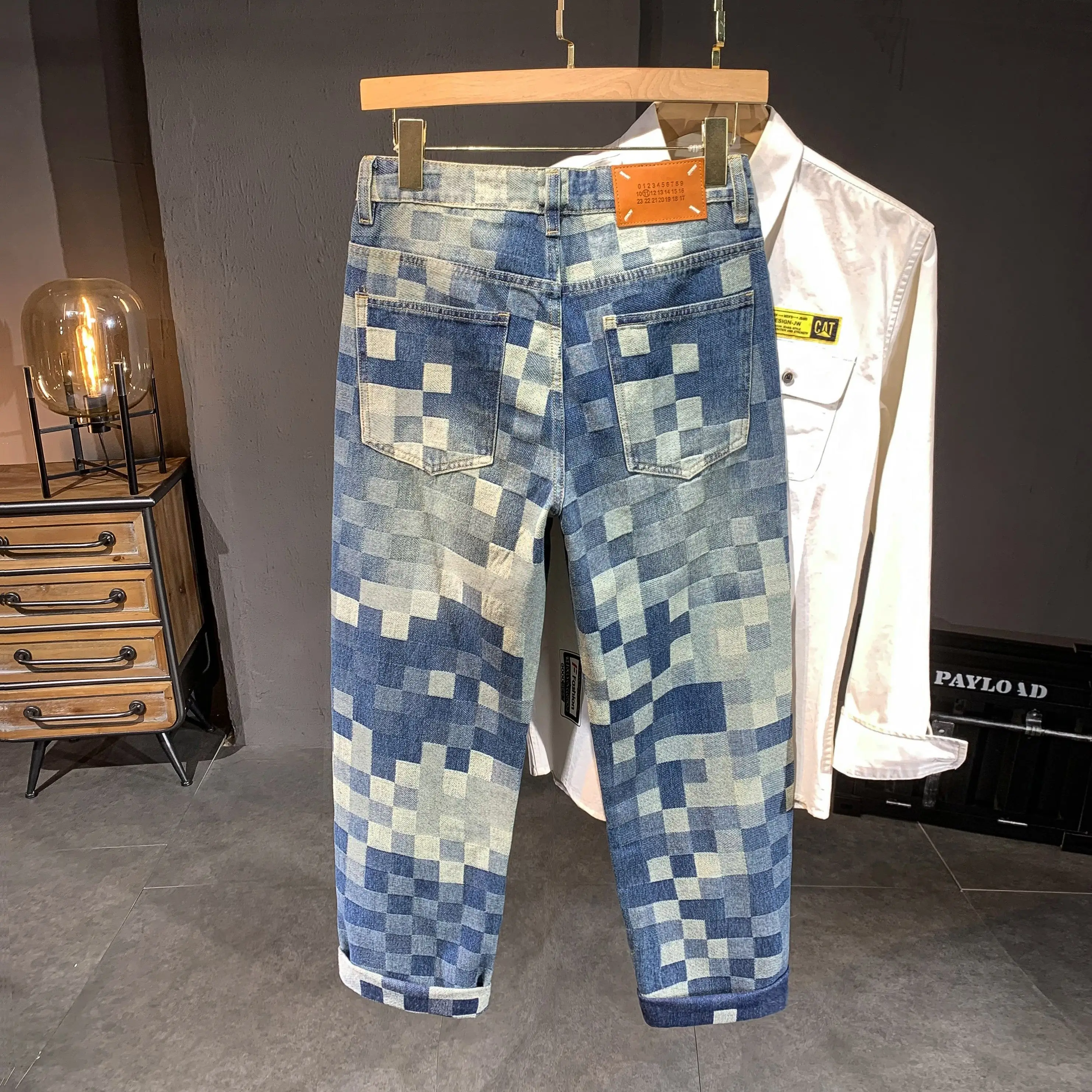 منقوشة مطبوعة الجينز الرجال واسعة الساق فضفاضة تناسب قيعان الدنيم رجل جديد عارضة السراويل الربيع