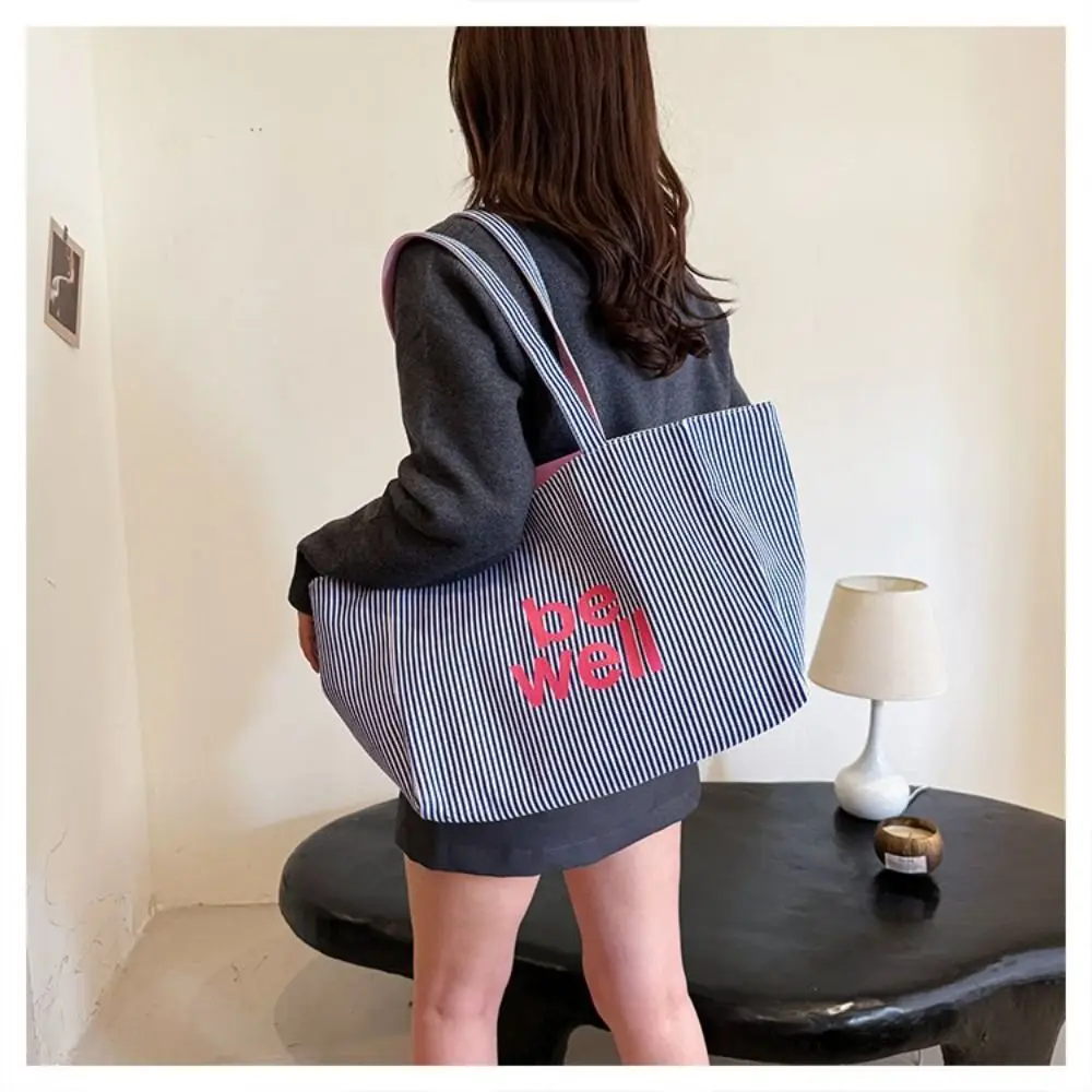 

Женская сумка через плечо в большой полоску, холщовый материал, двусторонняя дизайнерская холщовая сумка, большая вместительная полосатая сумка в корейском стиле