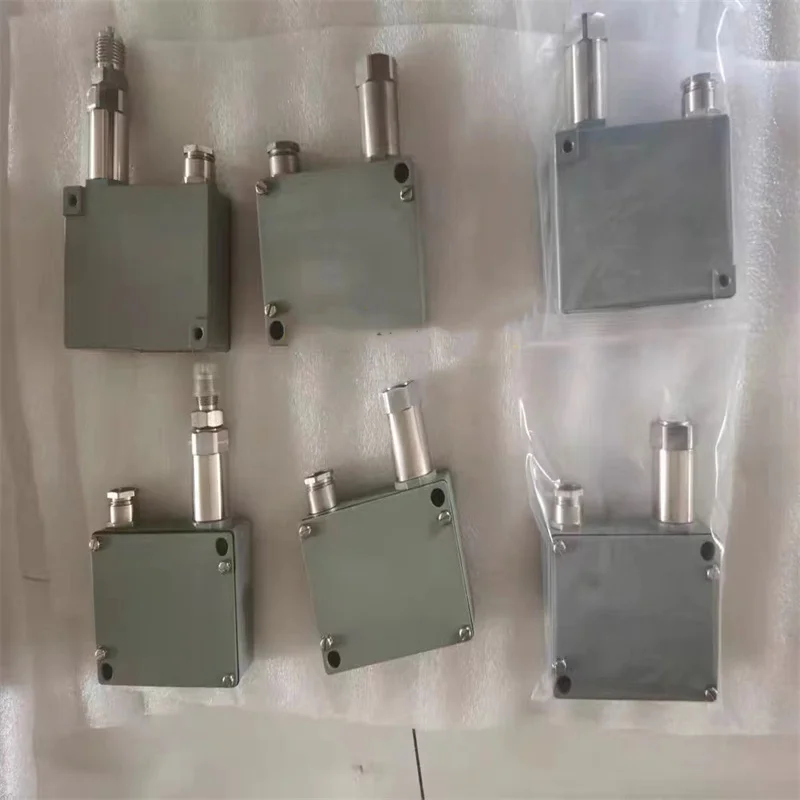 Hot sale Trafag 8202 series 8202.81.2210 8202.77.2210 pressure sensor Hydraulic parts