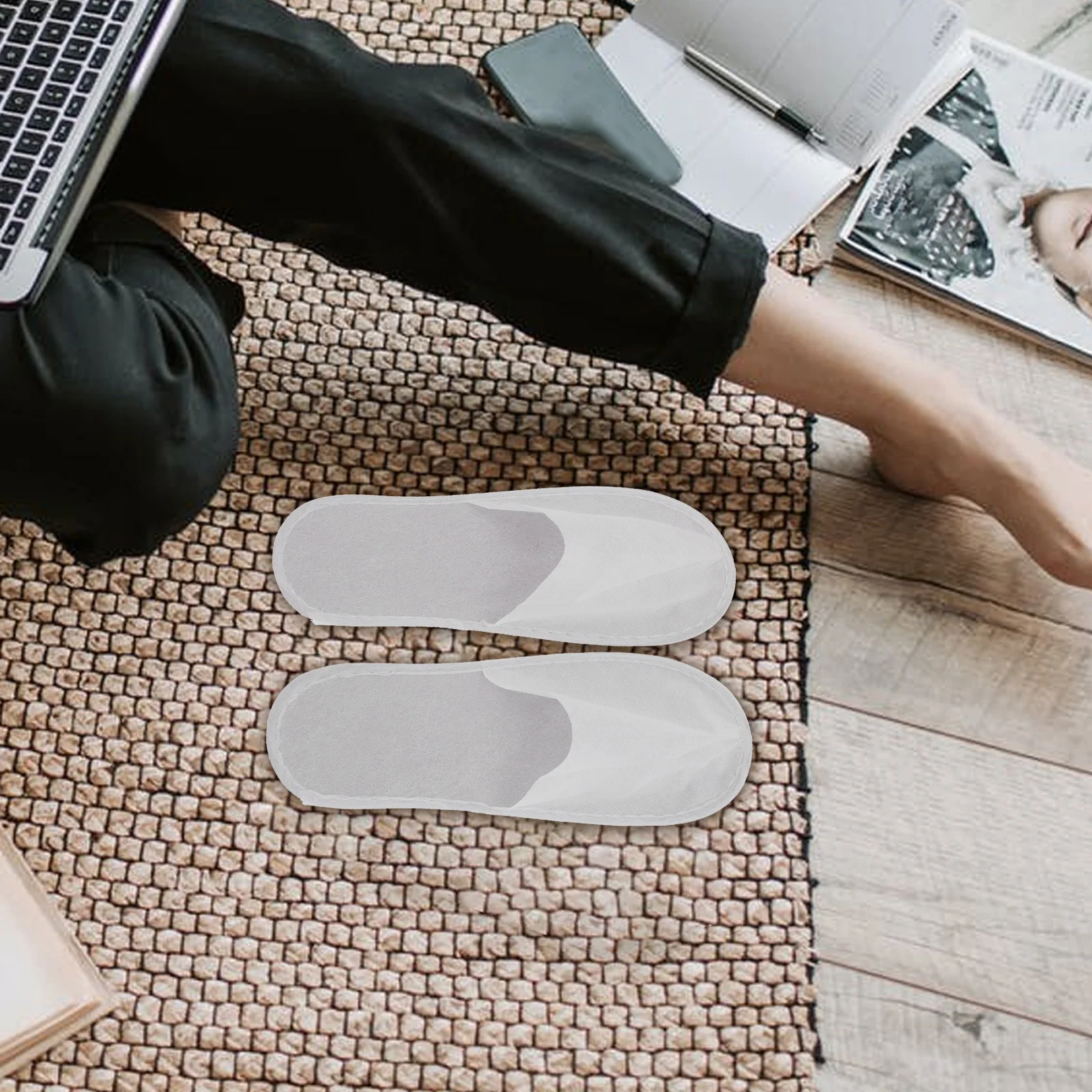 

30 Pairs Heating Anti-slip Slippers Travel for Guests Non-woven Fabric Convenient