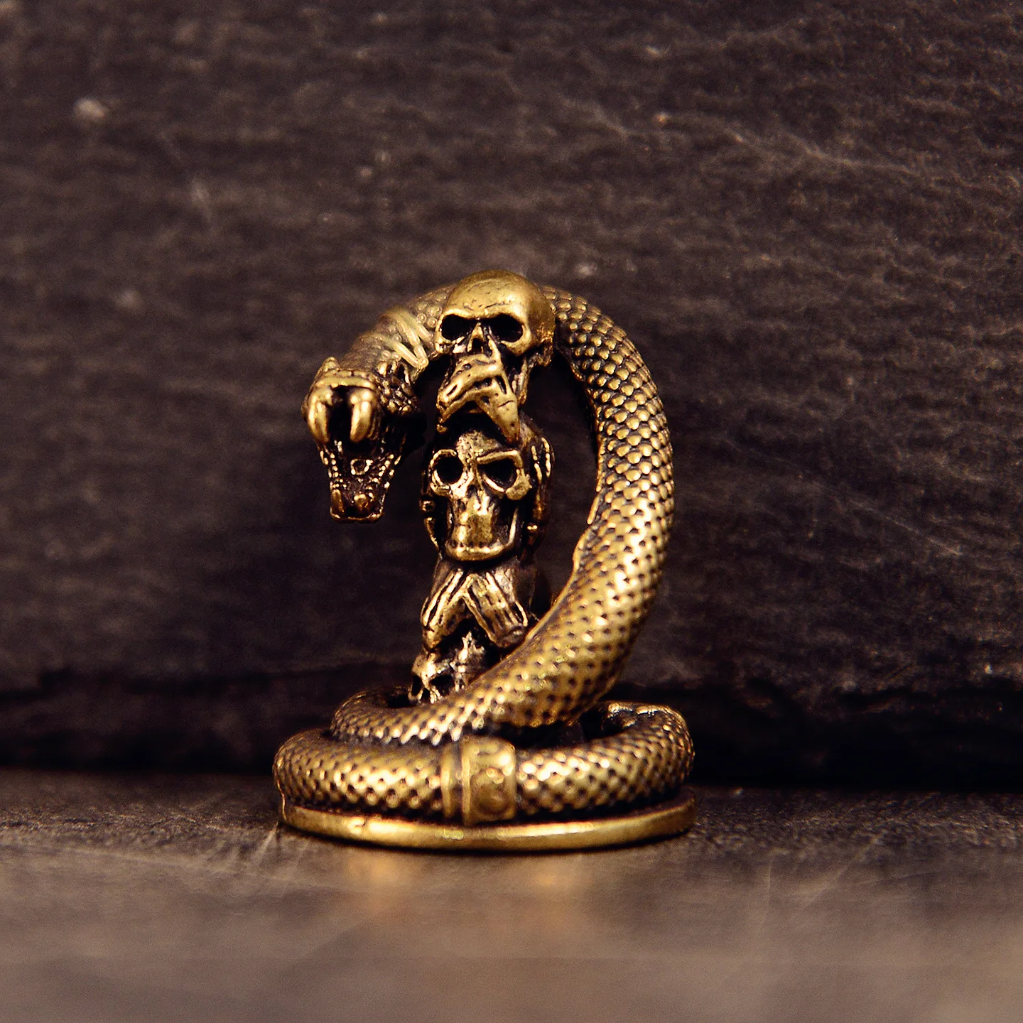 Skull Head With Snake Small Statue Brass Animal Figurines Miniatures Retro Desktop Ornaments Home Decorations Crafts Accessories