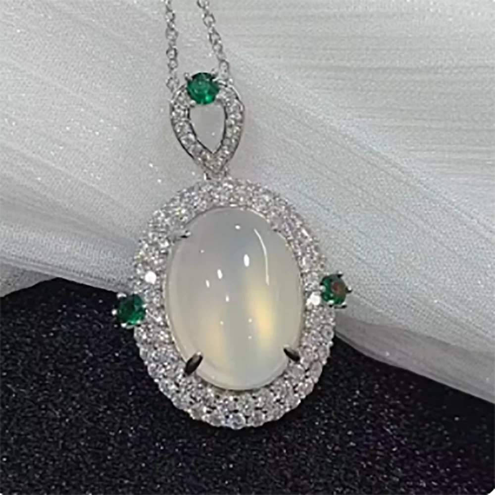 

Through White Chalcedony Pendant Women's Agate Necklace Pendant Boutique Women's Collarbone Chain