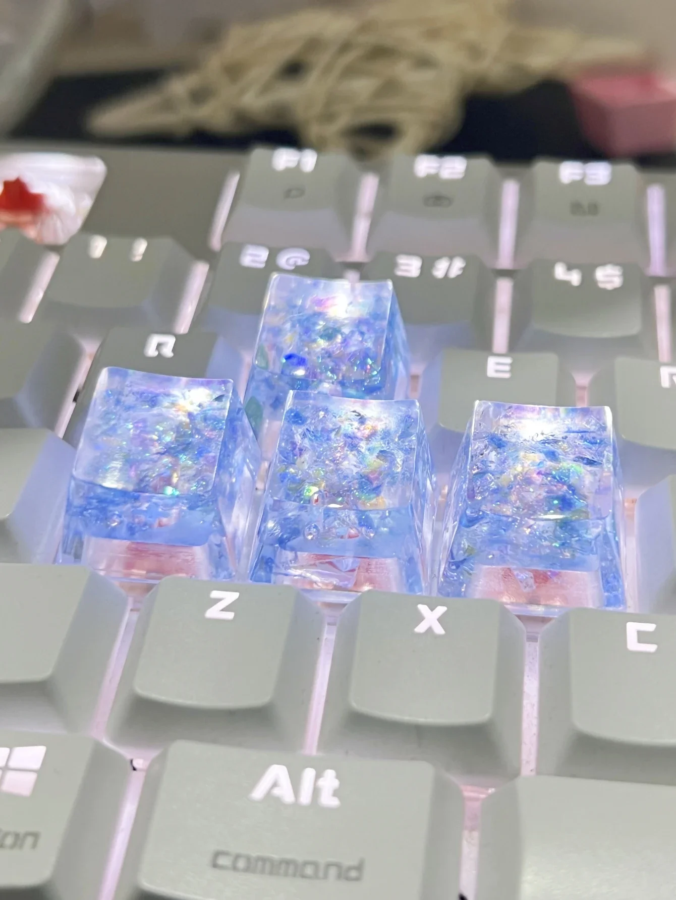 

4Pcs High Quality Hot Sale Colorful Translucent Key Caps Cross Shaft Mechanical Keyboard Keycap