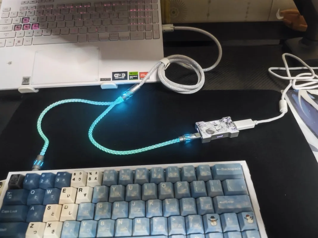 ESports 8K Aviation Plug-in Cable Custom One To Two 8K Magnetic Axis Keyboards for E-sports Game Usage Pink/silvery RGB 8Khz