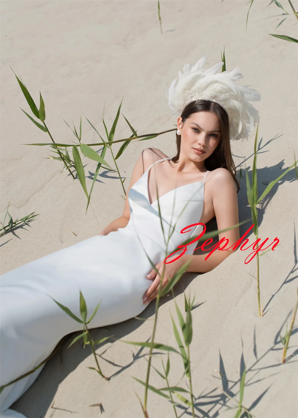 

Customized High Quality White Satin Wedding Dress Temperament Strapless Spaghetti Straps Sleeveless Chapel Train Bridal Gowns