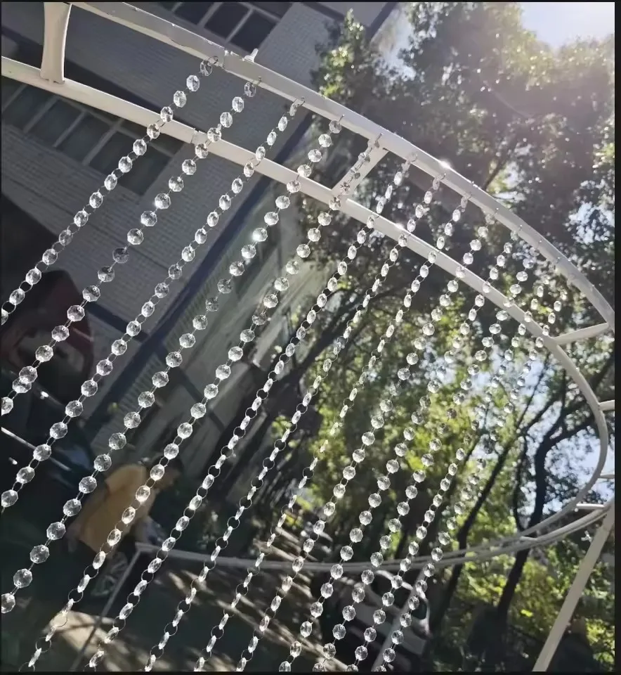 2-2,4 m höhenverstellbarer Hochzeitsbogen für den Außenbereich, gebogener Doppelring-Bühnenhintergrundständer, Blumenständer, mit 150 achteckigen Perlen – Detail 5