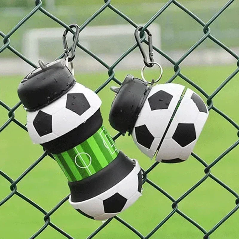 Portable Sports Water Bottle 550ml Foldable Football Kids Water Bottles Football Soccer Ball Shaped Water Bottle Silicone Cup