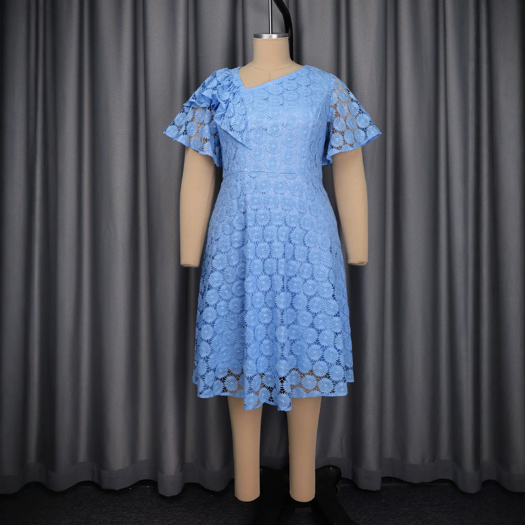 Plus-size Women's Lace Clothes With An Asymmetrical V-neck Ruffled Sleeves, Waist-cinching A-line Skirt And A Large Hemline,