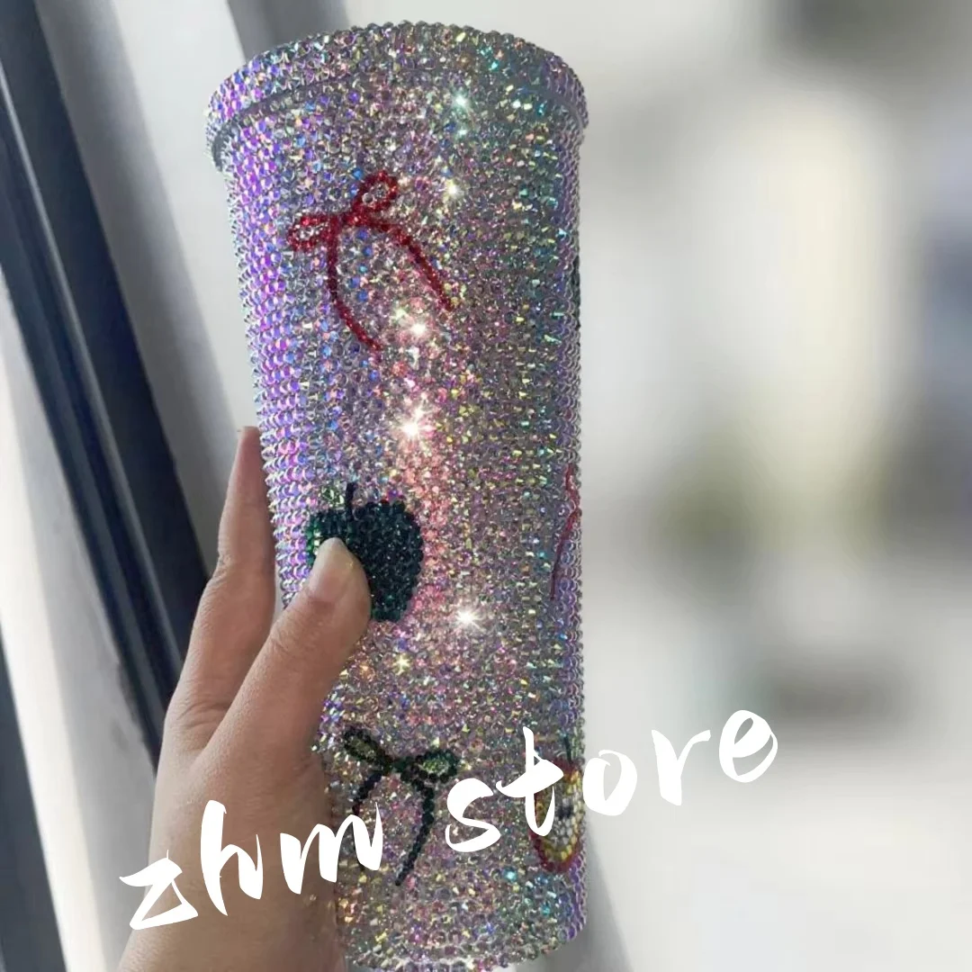 

Custom-made 24 oz sparkling rhinestone apple-decorated handcrafted luxury cute straw cup, celebrity style.