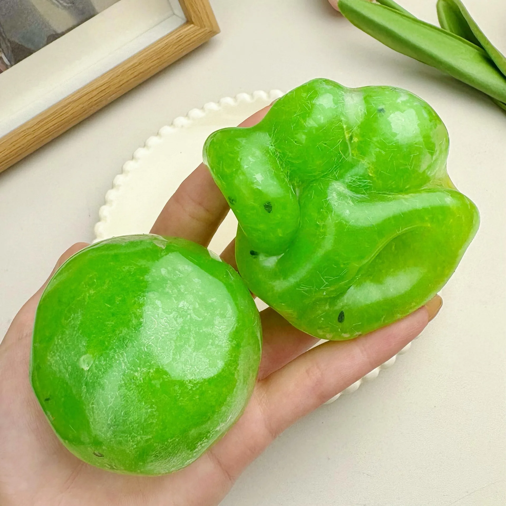 New!  Simulation Kiwi Fruit Slush Squishy Ball 1pcSoft TPR Fake Fruit Squeeze Toy Stress Relief Entertainment Fidget Toy