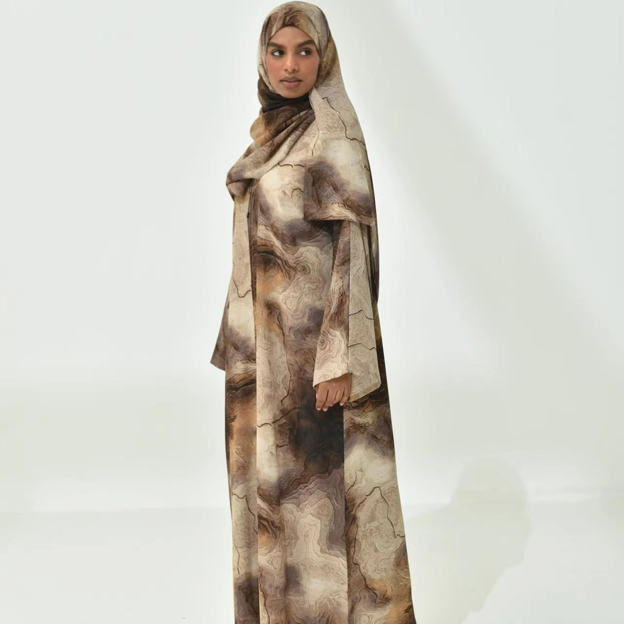 

Роскошная открытая абайя в Дубае с хиджабом, комплект из 2 предметов, кардиган из ледяного шелка с принтом морщин, мусульманские абайи для женщин, исламский наряд, кафтан, халат