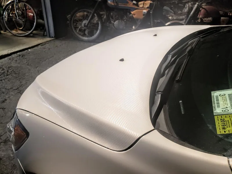 Hochwertige 3D-Vinylrolle aus weißem Karbonfaser mit selbstklebendem Aufkleber mit Air Release – Detail 4