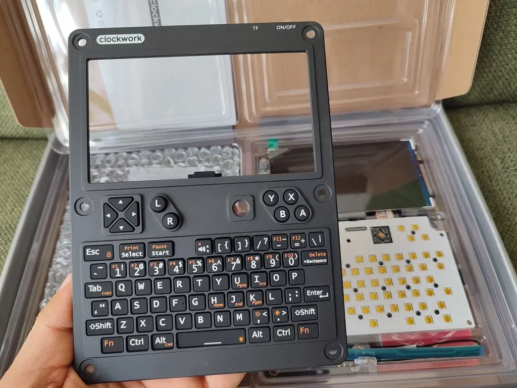 Silver and black in stock! ClockworkPi uConsole V3.14 DevKit,Retro