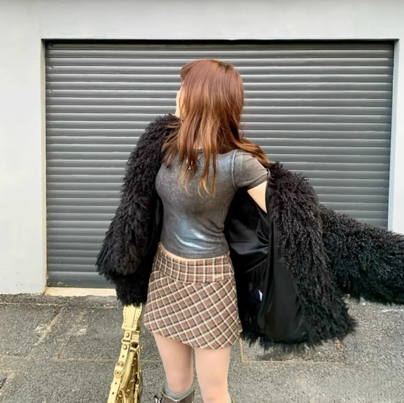 High quality Winter Black 3 inches Long Hairy Faux Sheep Fur Coat Women Lapel Collar Loose Warm Shaggy Short Jacket Outerwear