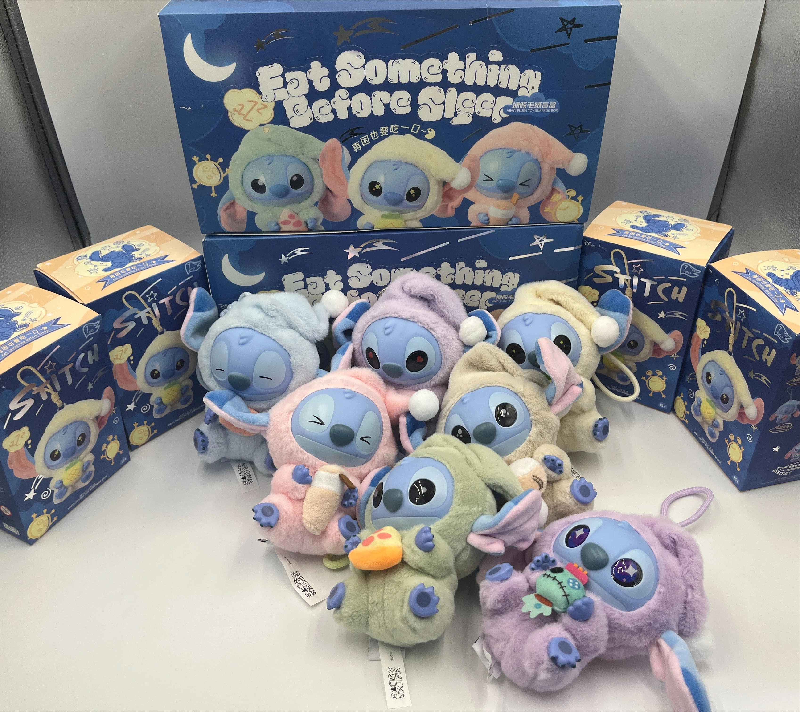 Disney Cartoon Stitch Dolls Anime Blind Box Speelgoed Lilo & Stitch Eet iets vóór de slaap Serie Speelgoed Kinderen Verjaardagscadeau