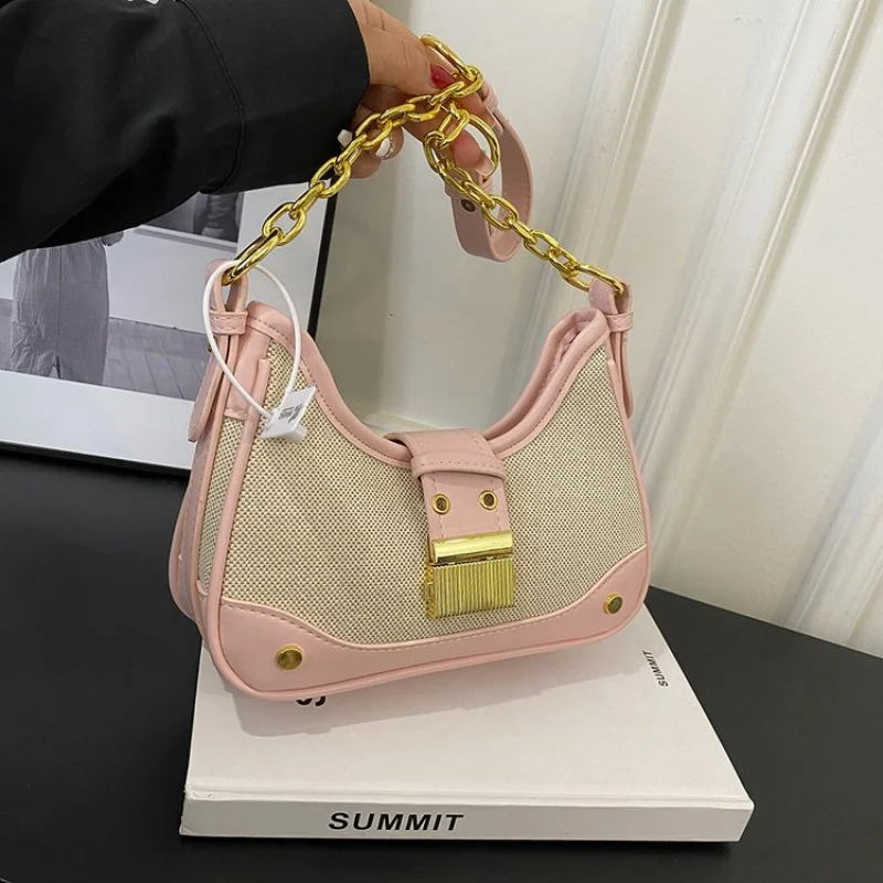 

Unique Casual Crossbody Handbag For Leisure Women With Minimalist Solid Color And Large Capacity Leather Finish