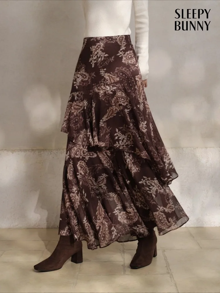 

Vintage Floral Ruffle Skirt Women Winter Draped Maxi Skirt Flowing Irregular Layered Skirt Soft Printed Details Elegant Movement